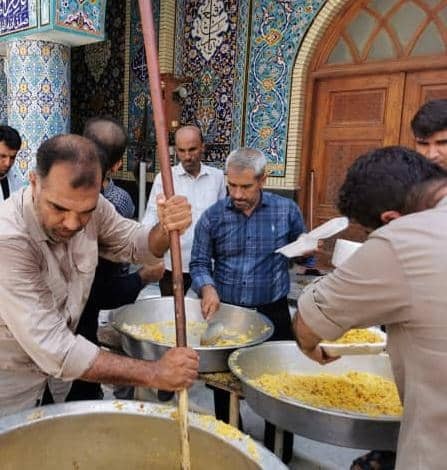 تهيه روزانه 7000 پرس غذاي گرم براي زلزلهزدگان توسط اعضاي هيئات مذهبي تهيه روزانه 7000 پرس غذاي گرم براي زلزلهزدگان توسط اعضاي هيئات مذهبي