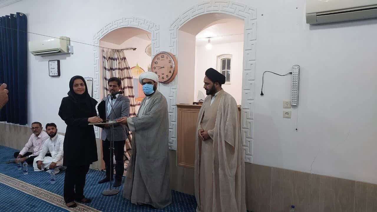 تقدیراز بانوان کار آفرین اهل سنت استان هرمزگان تقدیراز بانوان کار آفرین اهل سنت استان هرمزگان
