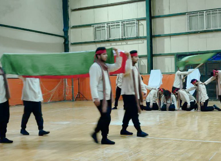 نمایش محیطی «مجاوران» در قم روی صحنه رفت نمایش محیطی «مجاوران» در قم روی صحنه رفت