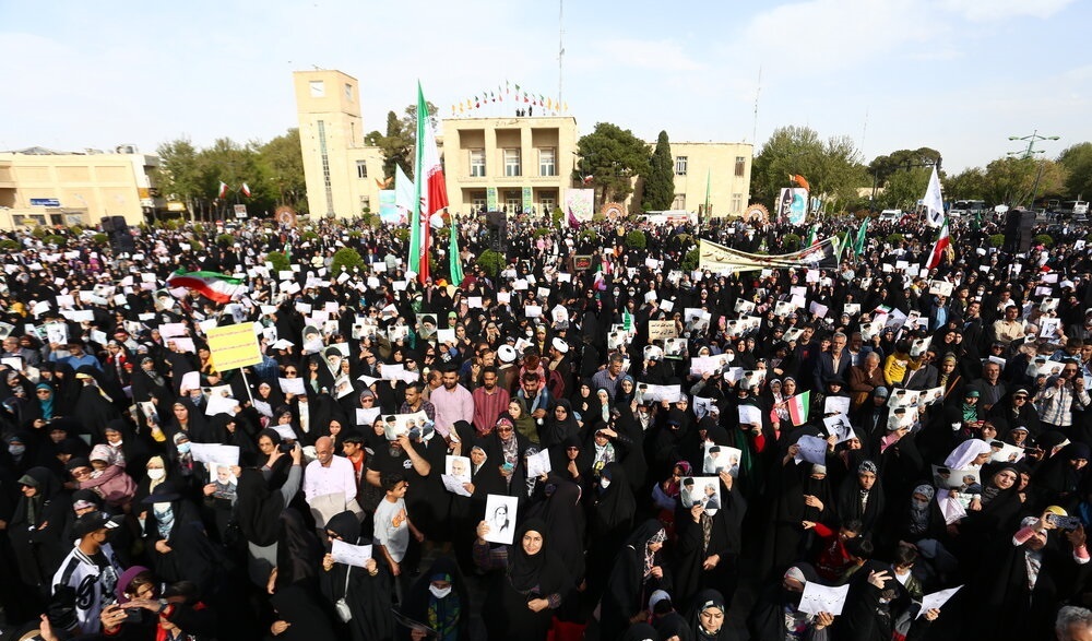 اجتماع بزرگ مردمی مدافعان حریم خانواده ‎‎در اصفهان‎‎