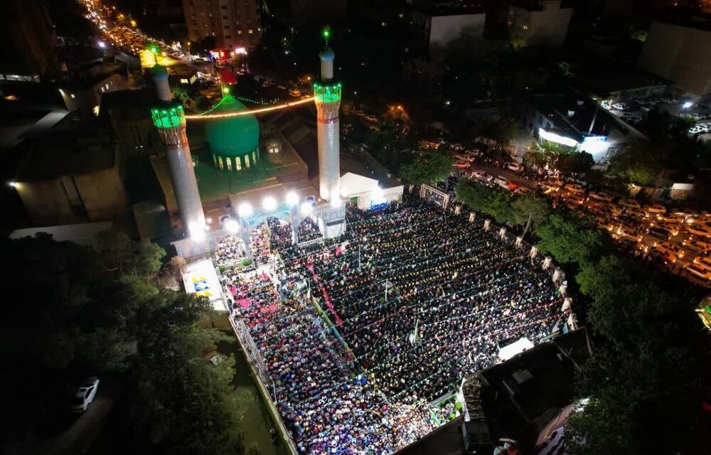 جشن میلاد امام رضا علیه السلام در هیئت فدائیان حسین اصفهان