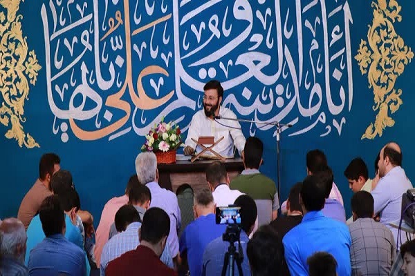 امروزه بیشتر عزاداریهای ما از جریان عرشی به زوایای فرشی سقوط کردند امروزه بیشتر عزاداریهای ما از جریان عرشی به زوایای فرشی سقوط کردند