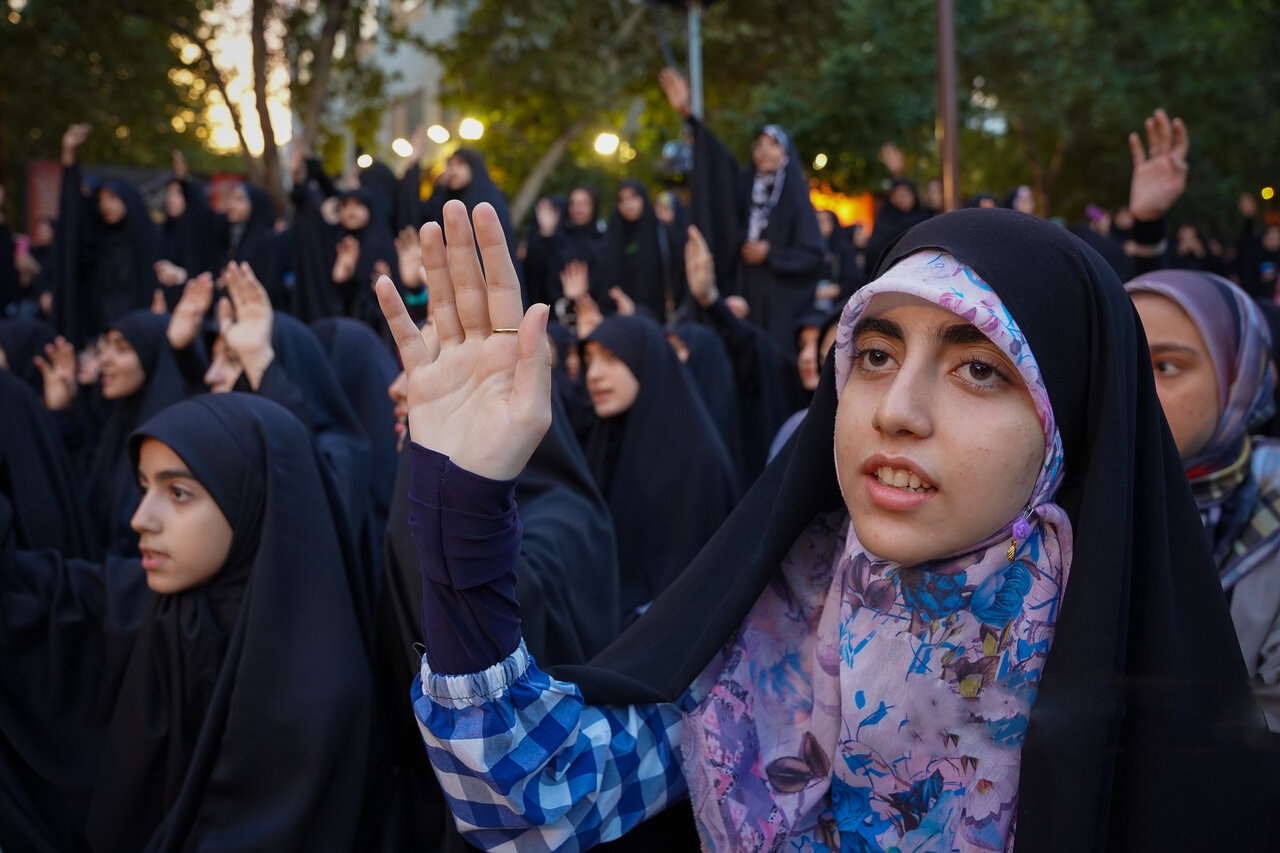 اجتماع دختران دهه هشتادی در اصفهان