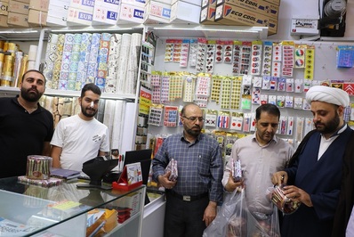 گپ و گفتگوی دوستانه با کسبه و مغازه داران
