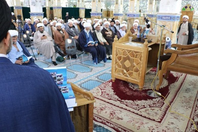 تجلیل نویسنده کتاب «از تبار صالحان»