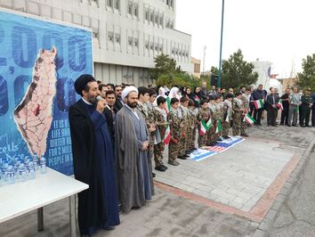 زنجیره دانش آموزان تبریزی در حمایت از کودکان مظلوم غزه