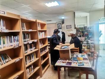اهداء ۳۰۰ جلد کتاب به کتابخانه عمومی شهرستان بدره