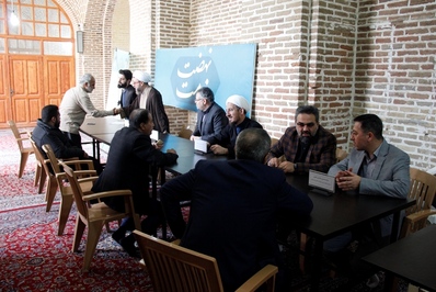 برپایی میز خدمت اداره کل تبلیغات اسلامی استان قزوین در نماز جمعه