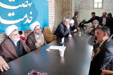 برپایی میز خدمت اداره کل تبلیغات اسلامی استان قزوین در نماز جمعه