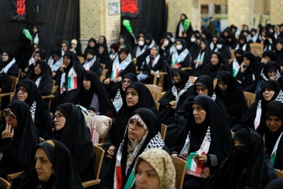 همایش بانوان فاطمی مدافع غزه در قزوین