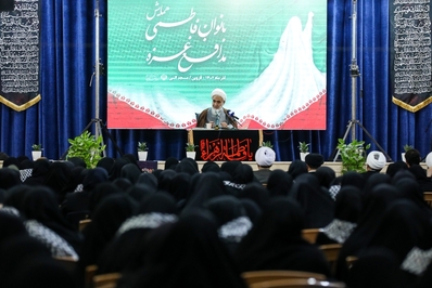 همایش بانوان فاطمی مدافع غزه در قزوین