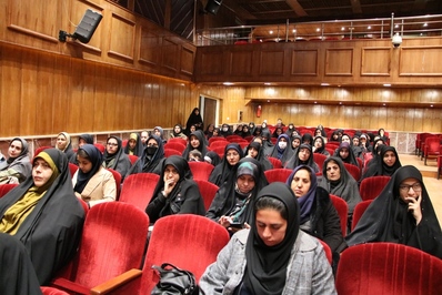 همایش معجزه مادری با محوریت "نقش بانوان در پیوند‌های اجتماعی"