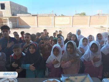 مراسم ساده دانش آموزان دبستان هویزه برای ام البنین
