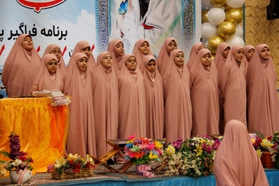 جشن تکلیف ۱۴۰۰ دختر دانش‌آموز در قزوین