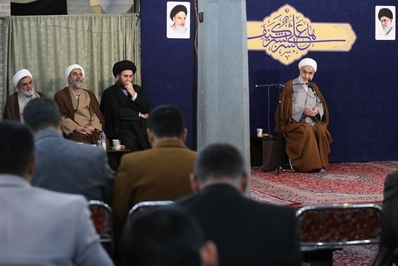 دیدار جمعی از شعرا و مداحان اهل بیت (ع) با امام جمعه قزوین