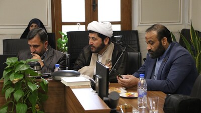 نشست استاندار اصفهان با جمعی از مسؤلان هیئات مذهبی و ذاکران اهل بیت(ع)