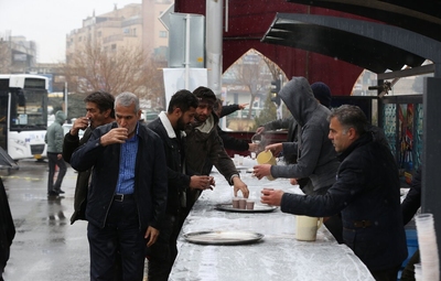 راهپیمایی بزرگ نیمه شعبان زیر بارش برف در اصفهان