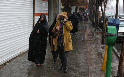 راهپیمایی بزرگ نیمه شعبان زیر بارش برف در اصفهان