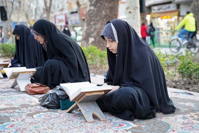 مراسم جزء‌خوانی قرآن در گذر فرهنگی چهارباغ اصفهان برگزار می‌شود