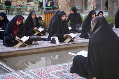 مراسم جزء‌خوانی قرآن در گذر فرهنگی چهارباغ اصفهان برگزار می‌شود