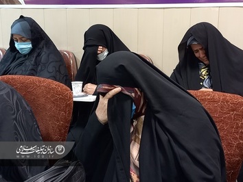 نشست ریحانه های صبور با موضوع راویان مقاومت در گلستان
