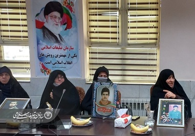 نشست ریحانه های صبور با موضوع راویان مقاومت در گلستان