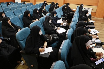 دوره آموزشی نماز و فرزند پروری در مجتمع فرهنگی کوثر اصفهان برگزار شد