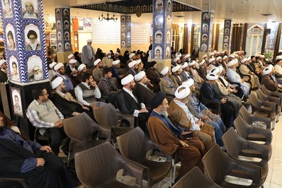 حضور مدیرکل و رؤسای تبلیغات اسلامی استان اصفهان در گلستان شهدای کرمان