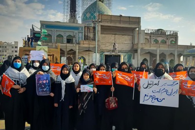 اجتماع بزرگ دانش آموزان اهواز در محکومیت حادثه تروریستی شیراز