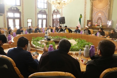 نشست صمیمانه مدیر کل تبلیغات اسلامی اصفهان با مداحان جوان این شهربرگزار شد