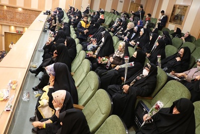 مراسم تجلیل از همسران پیرغلامان اهل بیت (ع) در اصفهان برگزار شد