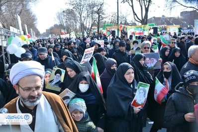 حضور پررنگ اداره کل تبلیغات اسلامی آذربایجان شرقی در راهپیمایی ۲۲ بهمن