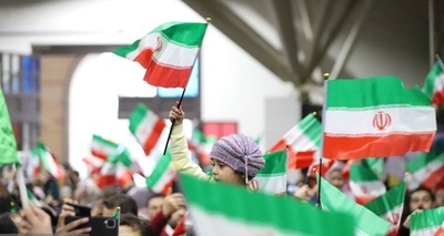 اجتماع بزرگ دختران دهه هشتادی و نودی در سالن گلستان شهدای اصفهان