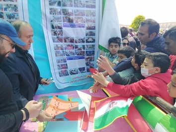 استقبال گسترده از بخش خوشنویسی صلواتی غرفه روز قدس