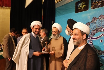 آیین تجلیل و تقدیر از فعالان عرصه جهاد تبیین برگزار شد