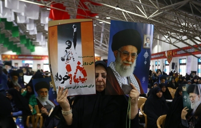 بیعت بانوان اصفهانی با ولایت در سالروز قیام پانزده خرداد ۱۳۴۲