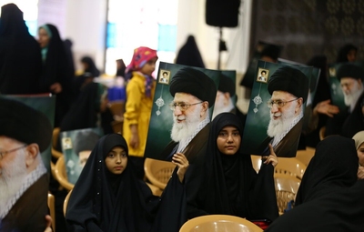 بیعت بانوان اصفهانی با ولایت در سالروز قیام پانزده خرداد ۱۳۴۲