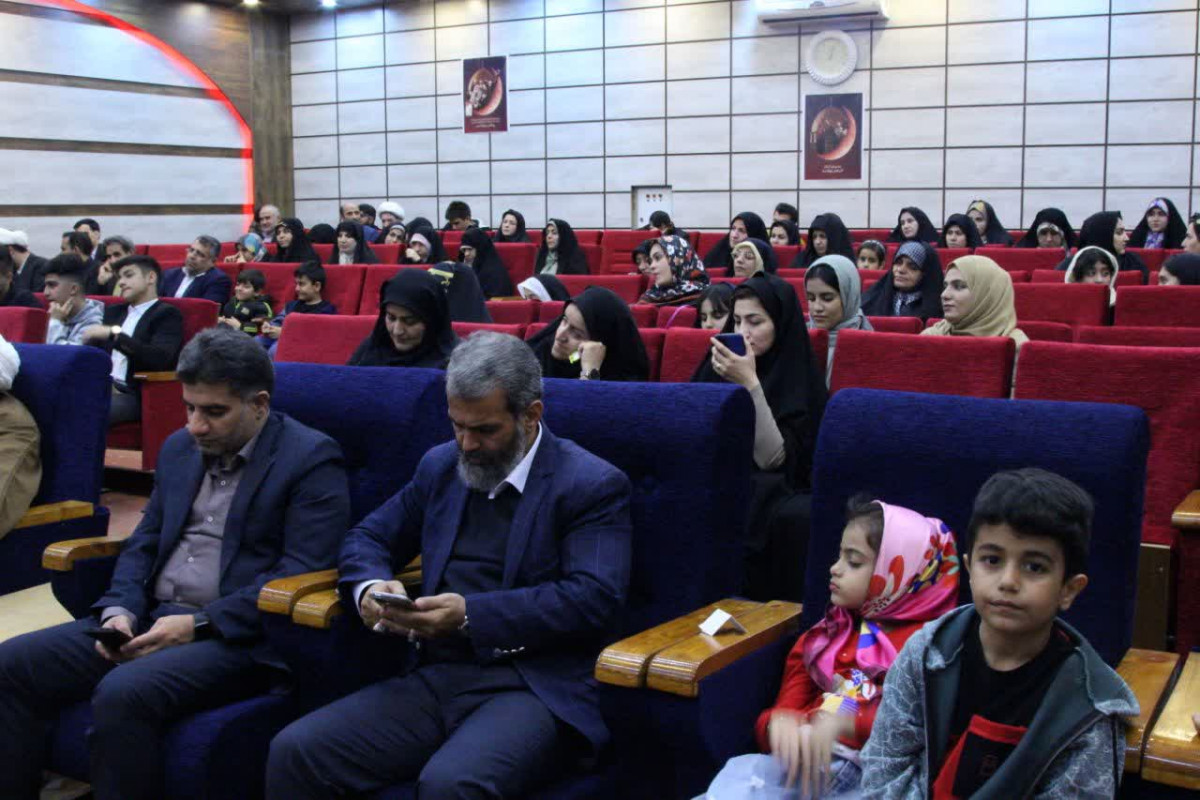 برگزاری جشن روز مادر با حضور کارکنان اداره کل تبلیغات اسلامی استان ایلام