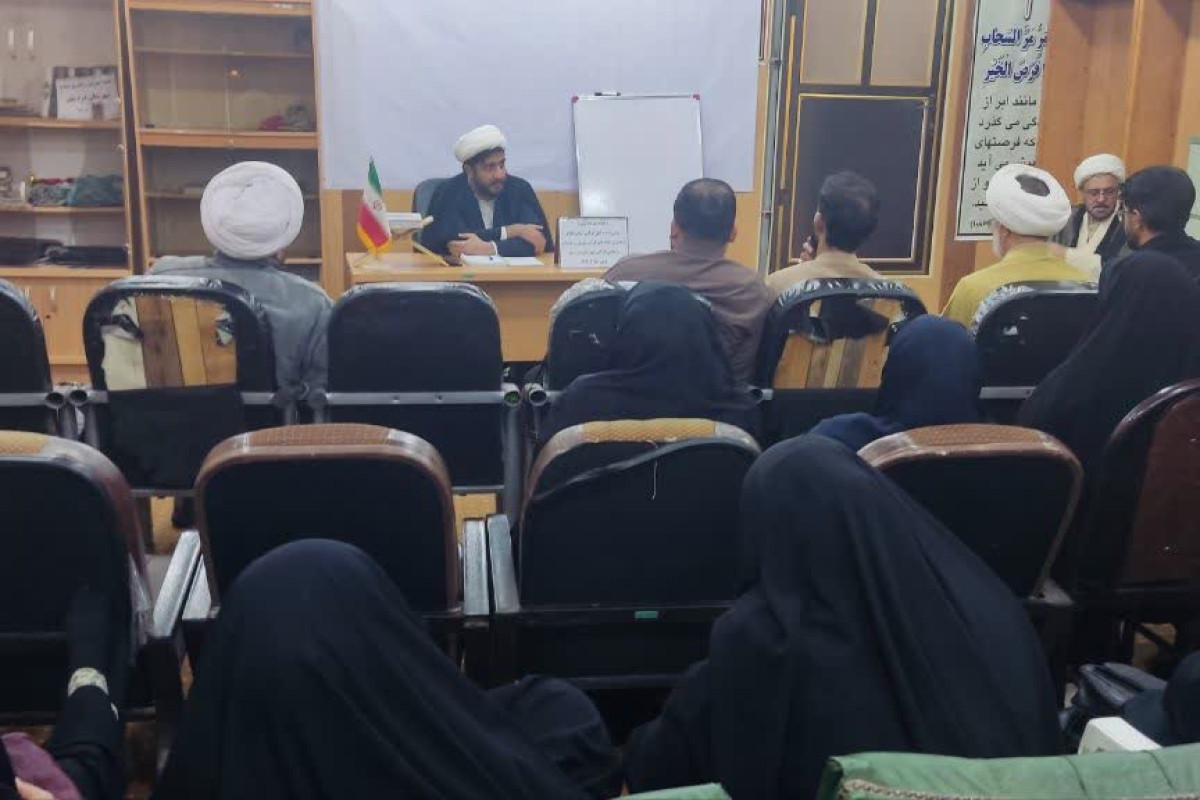 نشست رئیس اداره امور قرآنی استان ایلام با مدیران و فعالان قرآنی، مربیان طرح امین شهرستان دره‌شهر