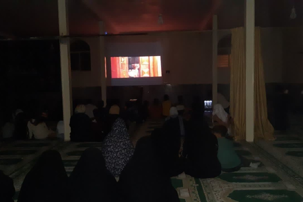 اکران انیمیشن های ایرانی در روستای گلان