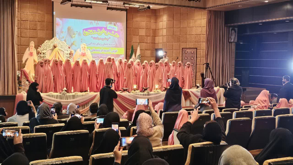 برپایی جشن‌های عبادت دانش‌آموزان در شهرکرد