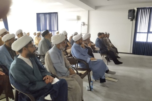 برگزاری دوره آموزشی و توانمندسازی ائمه جماعات مساجد بندرعباس با محوریت مهدویت و انقلاب اسلامی