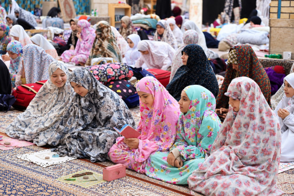 از صف اول اعتراض تا صف اول اعتکاف