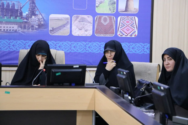 مدیر مرکز راهبری و هم‌آهنگی امور بانوان سازمان تبلیغات اسلامی کشور با بانوان فرهیخته زنجان دیدار کرد