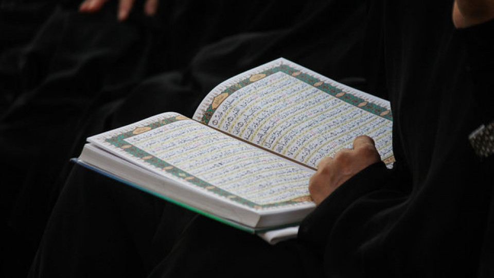 عطای مدرک تخصصی به حافظان  قرآن کریم