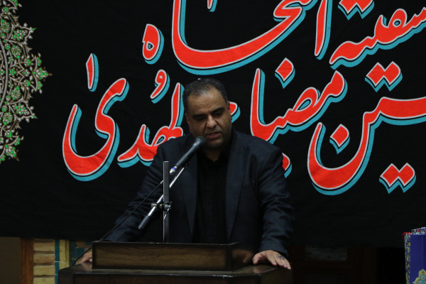 تجلیل از خادمان و برگزار کنندگان مراسم عصر عاشورا « یوم الحسین ع»