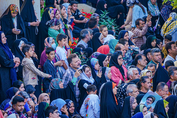 إقامة احتفال محفل في مرقد حافظ الشيرازي