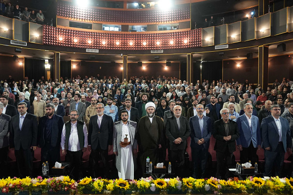 كارن همايونفر يُختار شخصية العام الفنية
