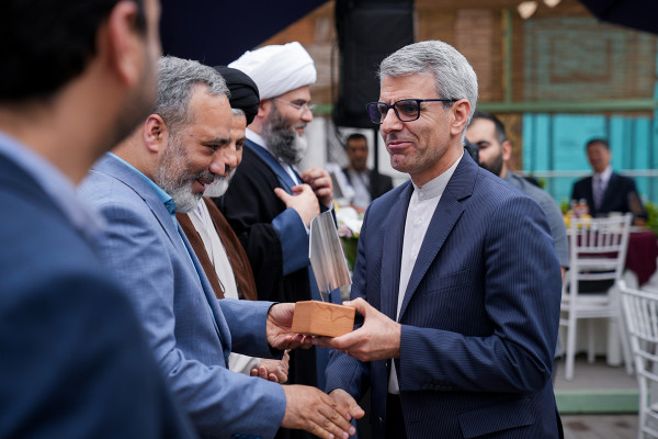 Tehran Times отмечает ۴۶-летие