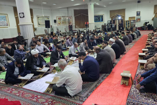 محفل انس با قرآن کریم در هفته دفاع مقدس